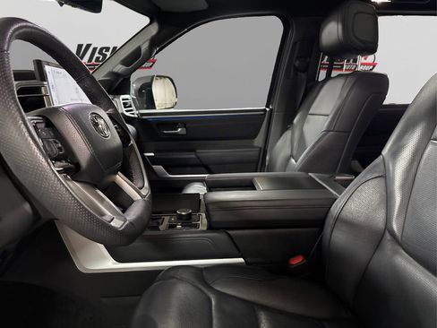 Used 2023 Toyota Sequoia Platinum image 9