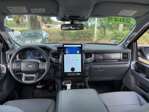 Used 2025 Ford F150 Lightning Flash image 19