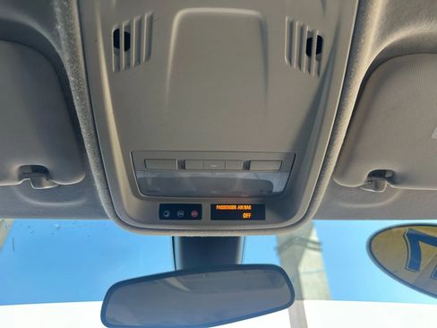 Used 2017 Chevrolet Cruze LT image 21