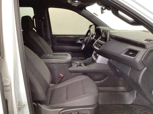 Used 2023 GMC Yukon SLE AWD/4WD image 35