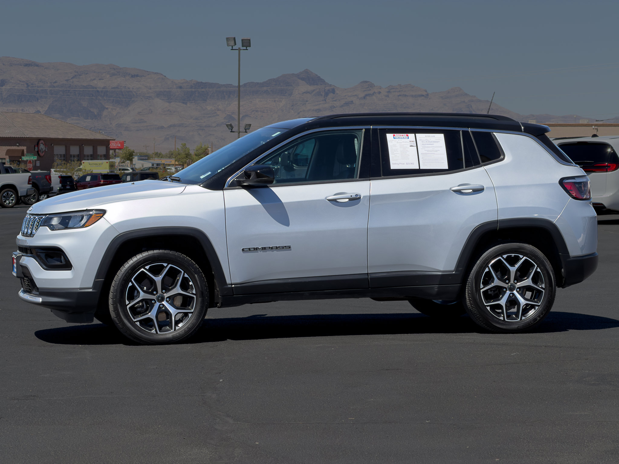 Used 2025 Jeep Compass Limited AWD/4WD image 2