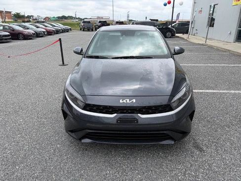 Used 2023 Kia Forte LXS w/ LXS Technology Package FWD image 3