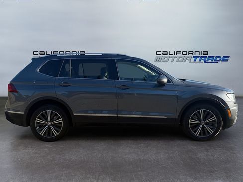 Used 2018 Volkswagen Tiguan SEL FWD image 4