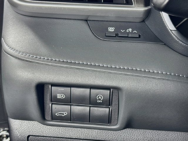 Used 2023 Toyota Highlander XLE FWD image 10