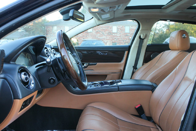 Used 2012 Jaguar XJ L RWD image 13