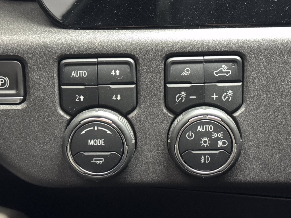 Used 2022 Chevrolet Silverado 1500 ZR2 AWD/4WD image 26