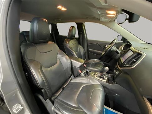 Used 2016 Jeep Cherokee Limited image 21