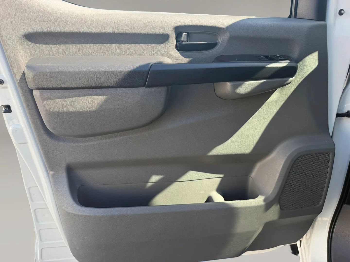 Used 2015 Nissan NV 3500 S w/ Power Basic Package RWD image 9