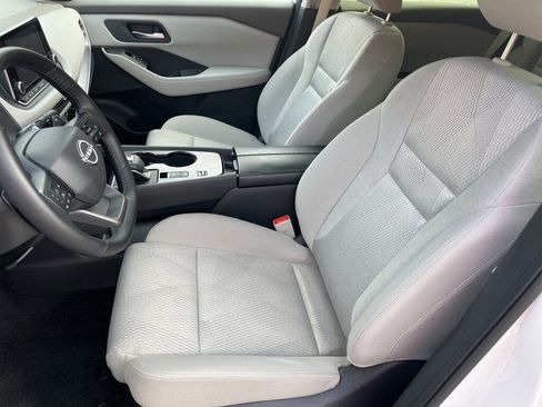 Certified 2025 Nissan Rogue SV image 16