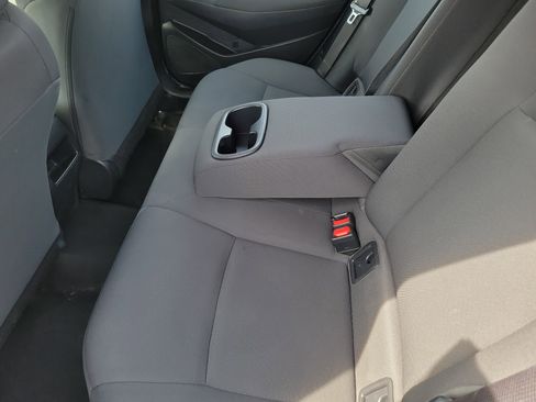 Used 2022 Toyota Corolla LE image 12