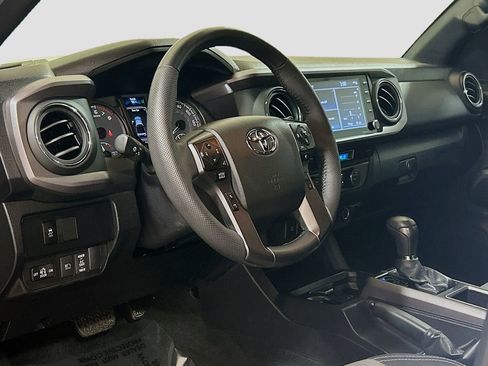 Used 2023 Toyota Tacoma TRD Off-Road AWD/4WD image 7