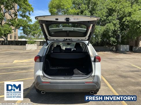 Used 2023 Toyota RAV4 XLE Premium image 6