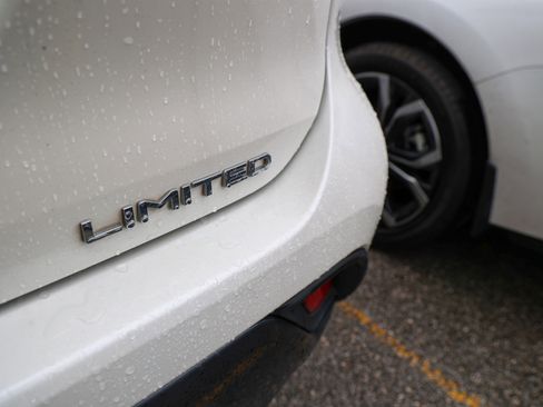 Used 2020 Toyota Highlander Limited image 12