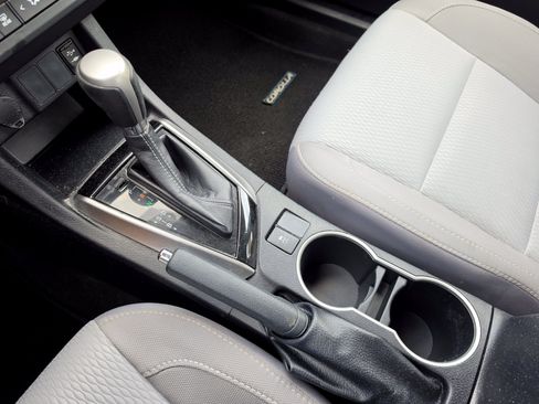 Certified 2016 Toyota Corolla LE FWD image 22