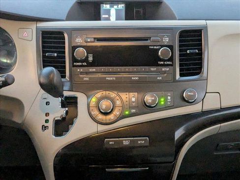 Used 2011 Toyota Sienna LE image 14
