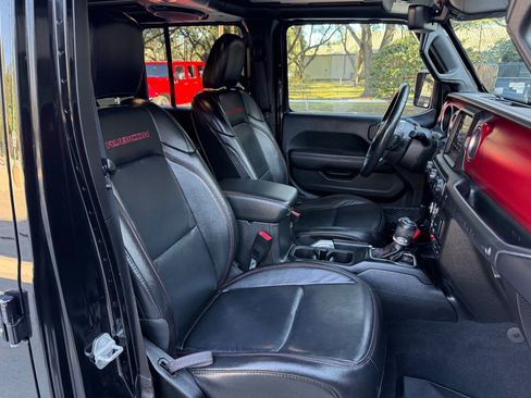 Used 2019 Jeep Wrangler Unlimited Rubicon image 39