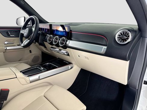 Used 2025 Mercedes-Benz GLB 250 image 13
