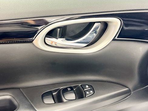 Used 2019 Nissan Sentra SL FWD image 16