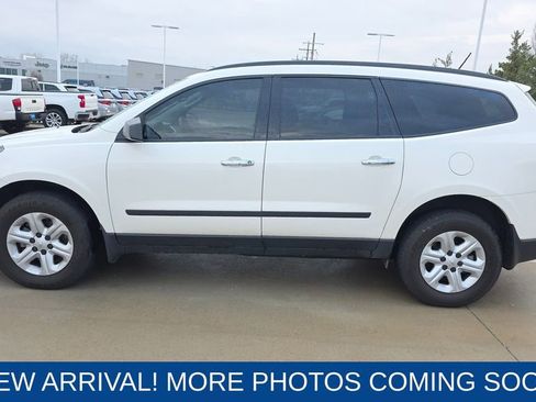 Used 2015 Chevrolet Traverse LS image 2