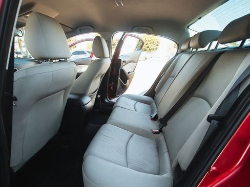 Used 2016 MAZDA MAZDA3 i Sport image 12