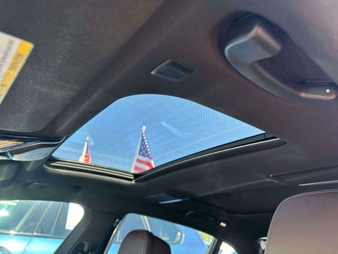 Used 2021 BMW 750i xDrive w/ Executive Package image 21