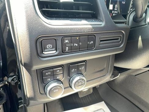 Used 2021 GMC Yukon SLT w/ Rear Media and Nav Package AWD/4WD image 26