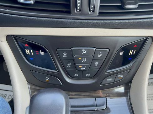 Used 2019 Buick Envision Essence image 28