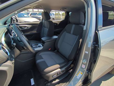 Used 2025 Chevrolet Blazer LT AWD/4WD image 18