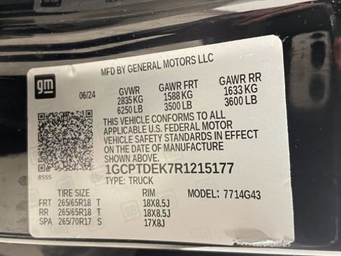 Used 2024 Chevrolet Colorado Z71 w/ Z71 Convenience Package 2 image 26