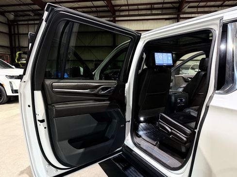 Used 2021 GMC Yukon XL Denali w/ Denali Ultimate Package AWD/4WD image 16
