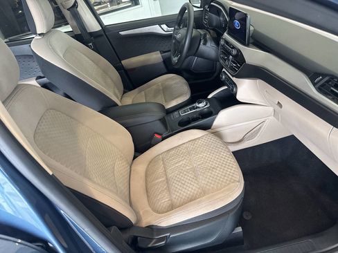 Used 2020 Ford Escape SE image 15