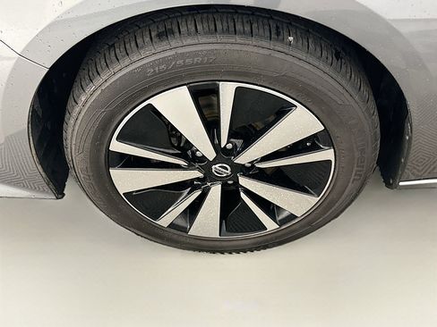 Used 2022 Nissan Altima 2.5 SV AWD/4WD image 11