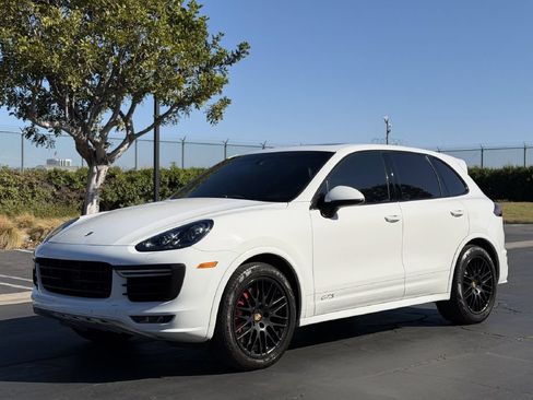 Used 2017 Porsche Cayenne GTS AWD/4WD image 3