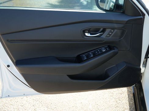 Used 2024 Honda Accord Touring image 4