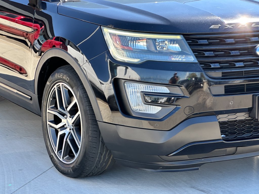 Used 2017 Ford Explorer Sport w/ Equipment Group 401A AWD/4WD image 11