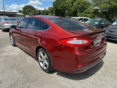 Used 2014 Ford Fusion SE FWD image 4