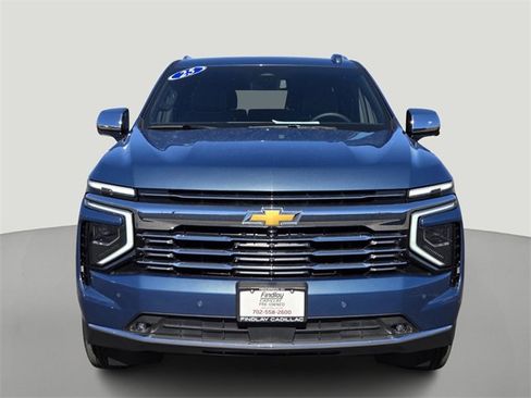 Used 2025 Chevrolet Suburban Premier image 5