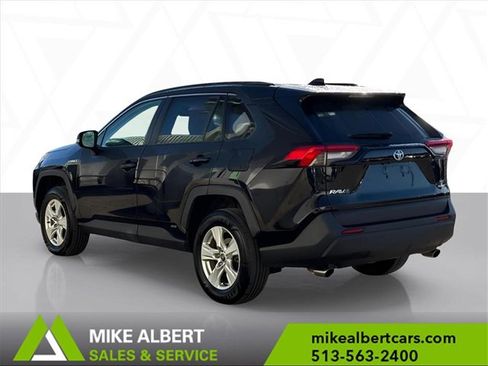 Used 2021 Toyota RAV4 XLE image 6