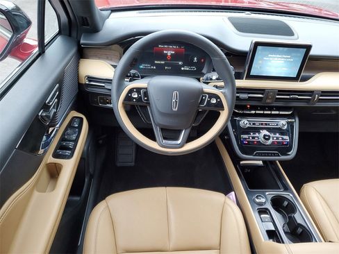 Certified 2022 Lincoln Corsair Reserve w/ Sport Package image 16