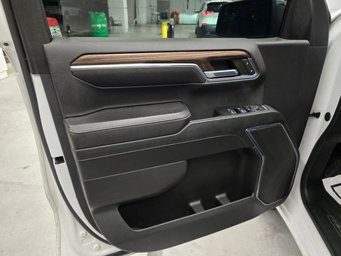 Used 2023 Chevrolet Silverado 1500 LT AWD/4WD image 13