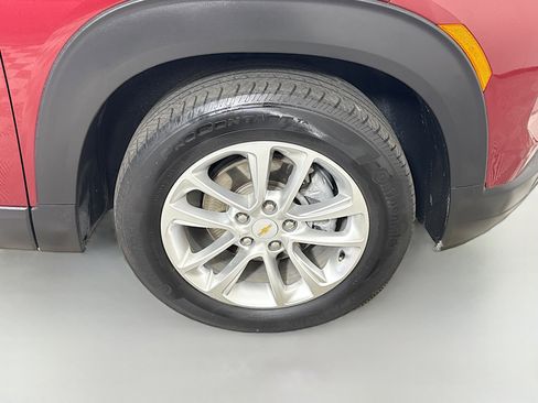 Used 2024 Chevrolet TrailBlazer LS FWD image 32