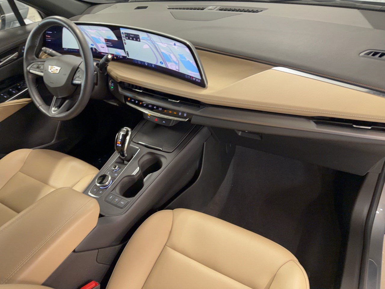 Used 2024 Cadillac XT4 Luxury FWD image 31