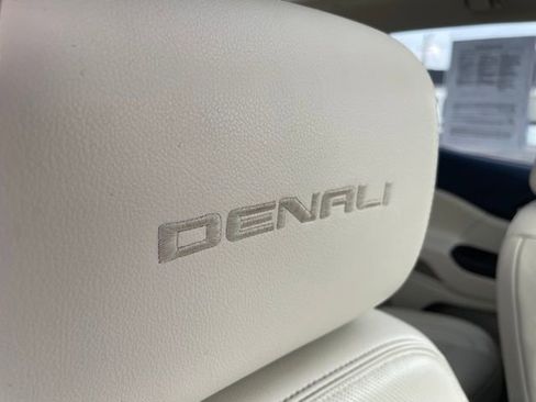 Used 2023 GMC Acadia Denali w/ Denali Ultimate Package image 39