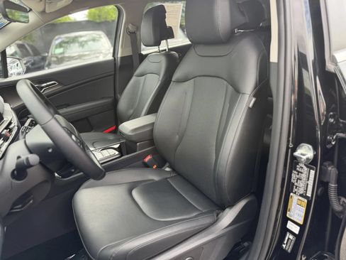 Used 2026 Kia Sportage EX FWD image 15