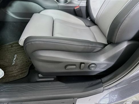 Used 2025 Subaru Outback Limited w/ Popular Package #2 AWD/4WD image 9