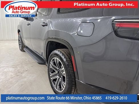 Used 2022 Jeep Wagoneer Series III image 45