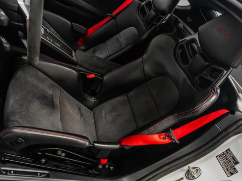 Used 2016 Porsche Cayman GT4 image 23