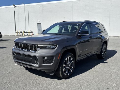 New 2025 Jeep Grand Cherokee L Overland w/ Luxury Tech Group IV AWD/4WD image 3
