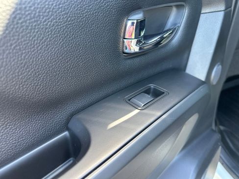 Used 2018 Nissan Titan SL w/ Midnight Edition AWD/4WD image 28