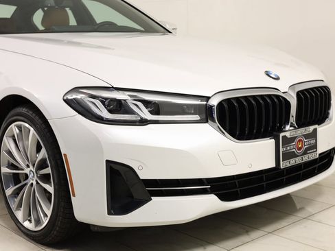 Used 2023 BMW 530i xDrive image 38